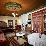 Отель Sofa 3*