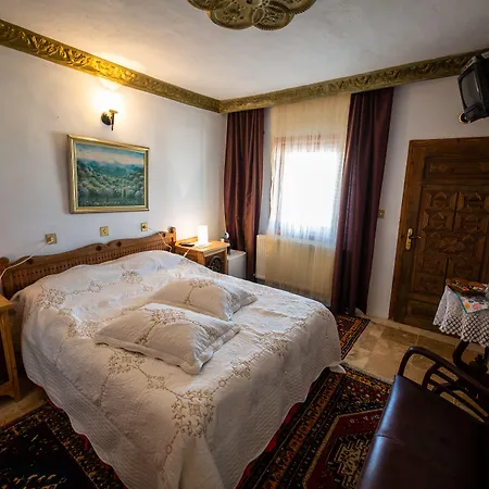 Sofa Hotel 3*